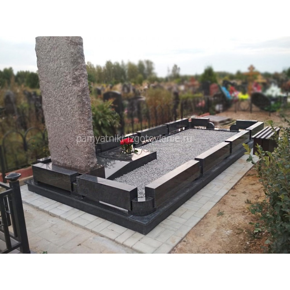 Памятник П-293