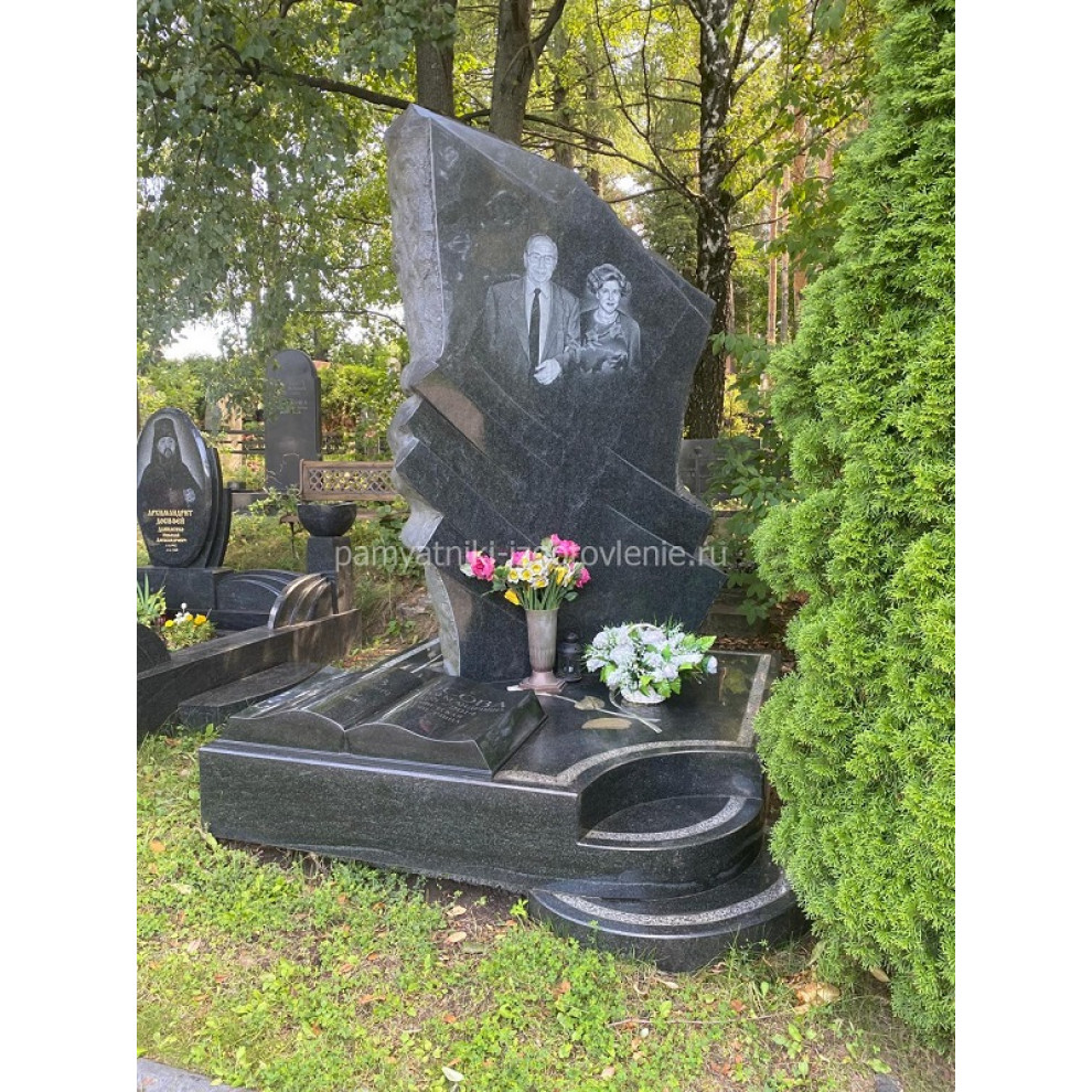 Памятник П-472